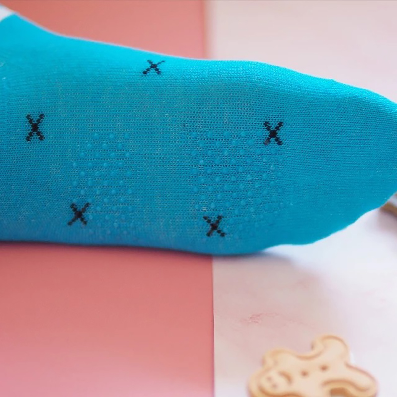 【凱美棉業】MIT台灣製 純棉止滑童襪-笑嘻嘻款 13-16cm