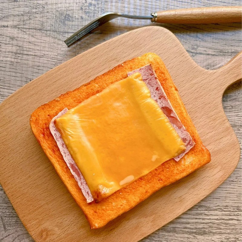 【榮冠】手工厚片披薩吐司任選 三星蔥 火腿 熱狗 培根 香蒜 鹹蛋黃 早餐 麵包