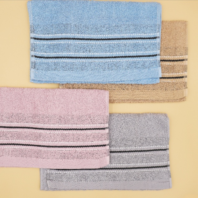 【凱美棉業】MIT台灣製 16兩純棉歐色緞面雙黑線條童巾 4色可選