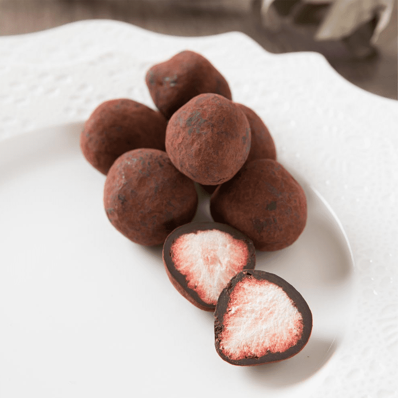 【巧克力雲莊】草莓雪球巧克力90G 白巧克力風味／伯爵黑巧克力 真空乾燥大湖草莓
