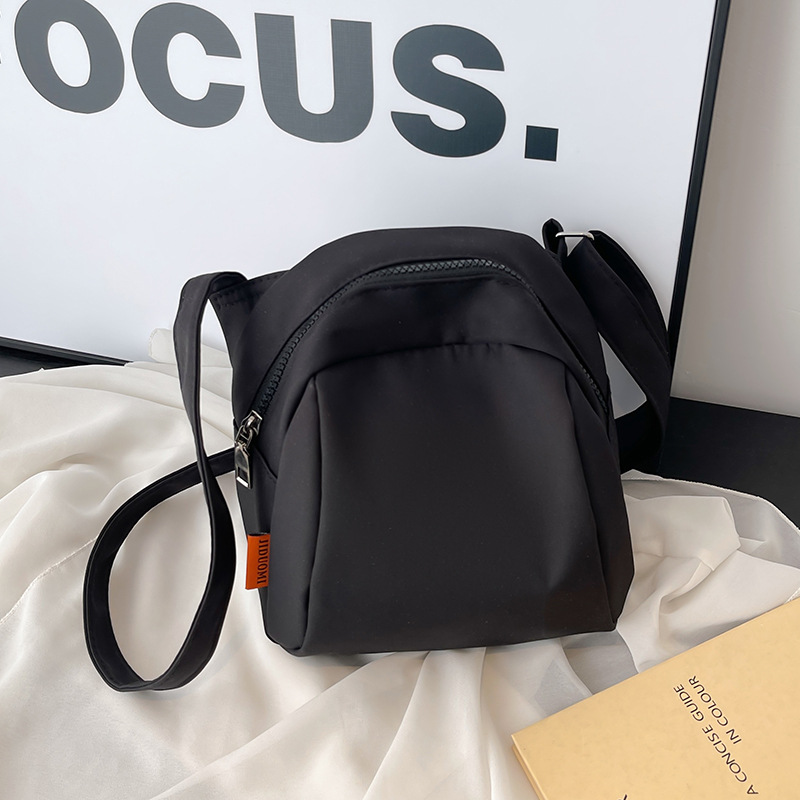 休閒尼龍布微風輕型包斜背包肩背包