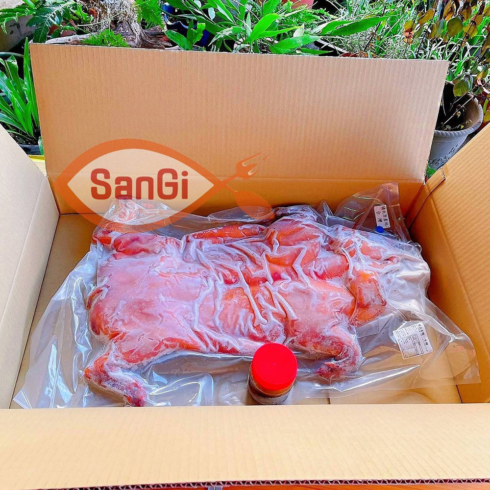 【賣魚的家】黃金脆皮烤乳豬(7斤/隻)(附烤架)  共1盒組