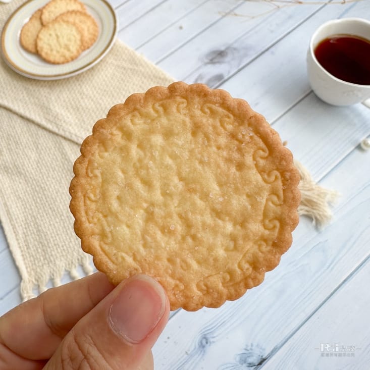 【迪士尼】米奇芝麻薄餅禮盒300g 餅乾禮盒 年節送禮 米老鼠 卡通禮盒 煎餅