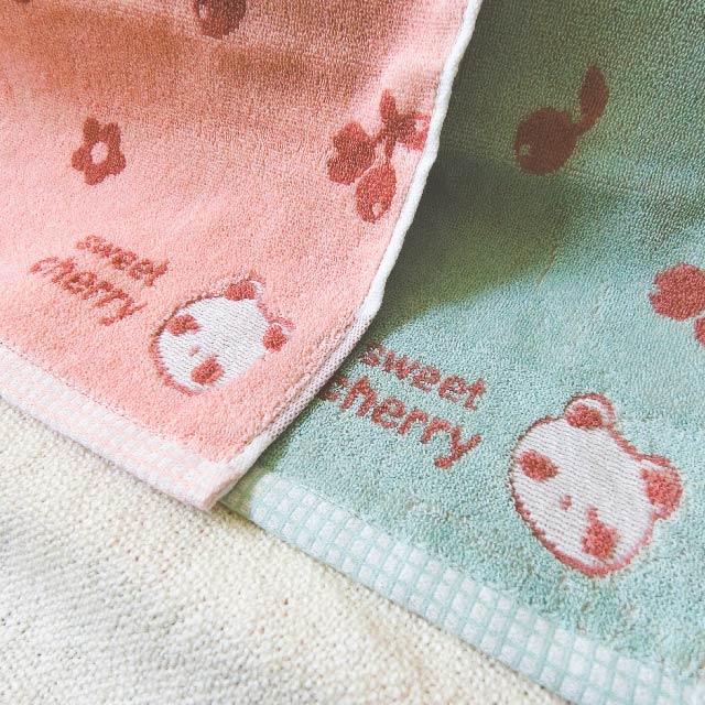 【凱美棉業】高品質無捻紗純棉吸水童巾 可愛櫻桃熊款