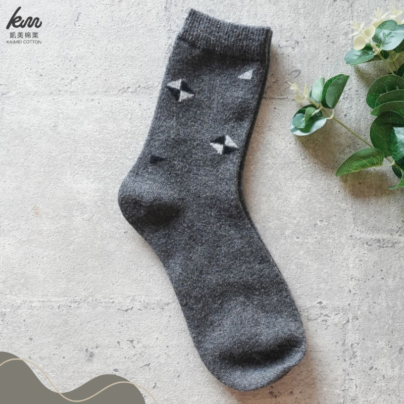 【凱美棉業】男款冬日必備精緻保暖毛襪 防寒襪 長襪 冬天襪 -暖男歐爸款