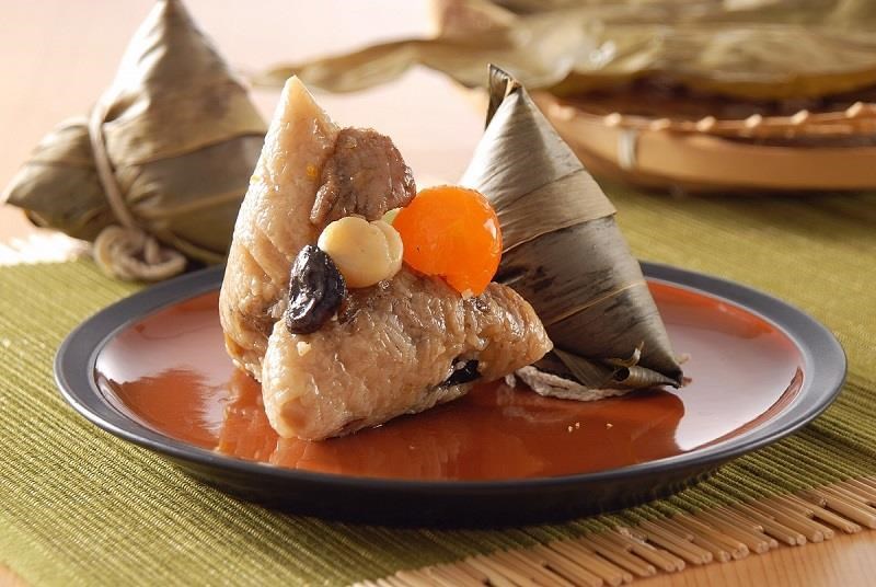 【巧巧小肉粽】花生蛋黃香菇肉粽10顆禮盒/干貝蛋黃香菇粽8顆禮盒 嘉義排隊名店