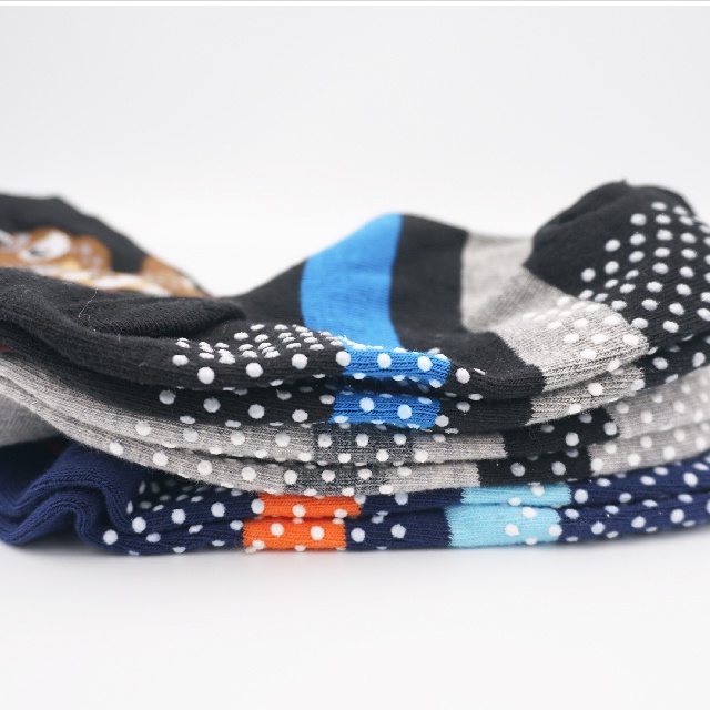 【凱美棉業】MIT台灣製透氣純棉止滑兒童襪 小童 14-17cm  暴龍來襲