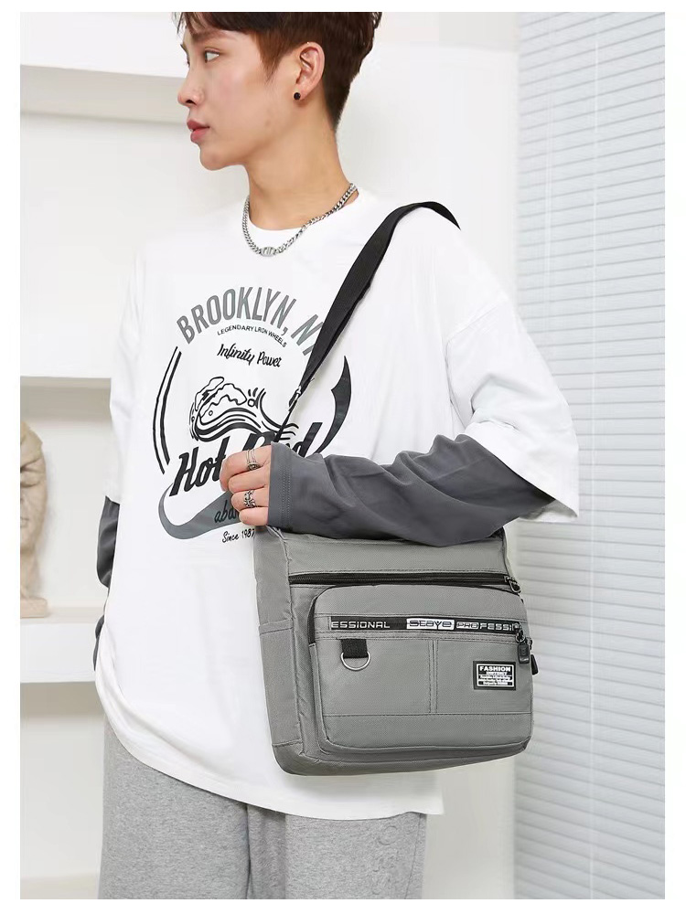 5層大容量多口袋防潑水單肩包 