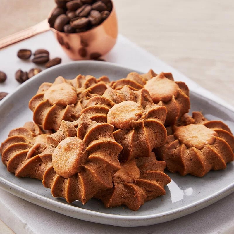 【艾薇手工坊】精緻典藏鐵盒8款任選 禮盒 堅果塔 鳳梨酥 杏仁瓦片 手工餅乾