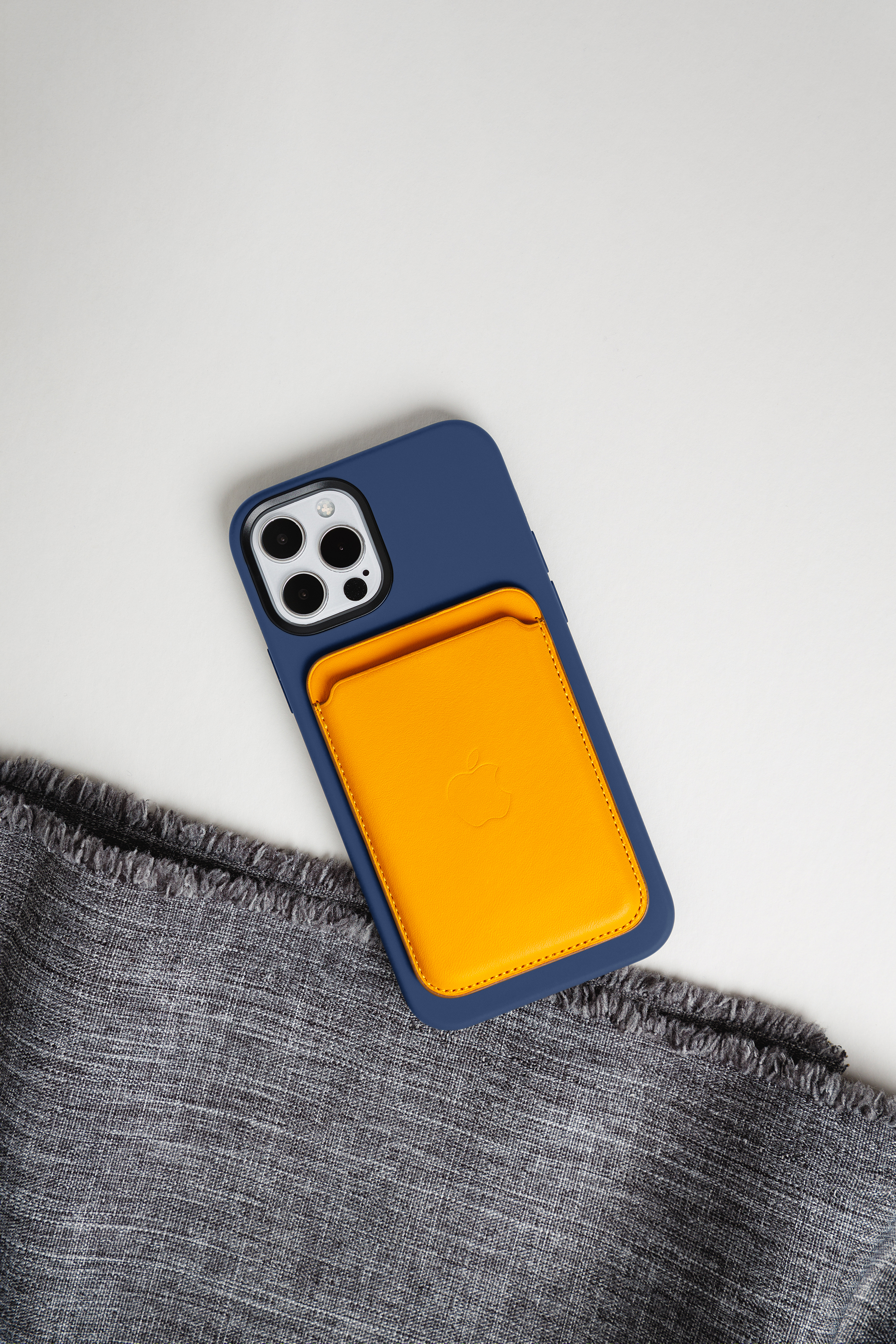 SwitchEasy Magskin iPhone 12/12 Pro 6.1吋