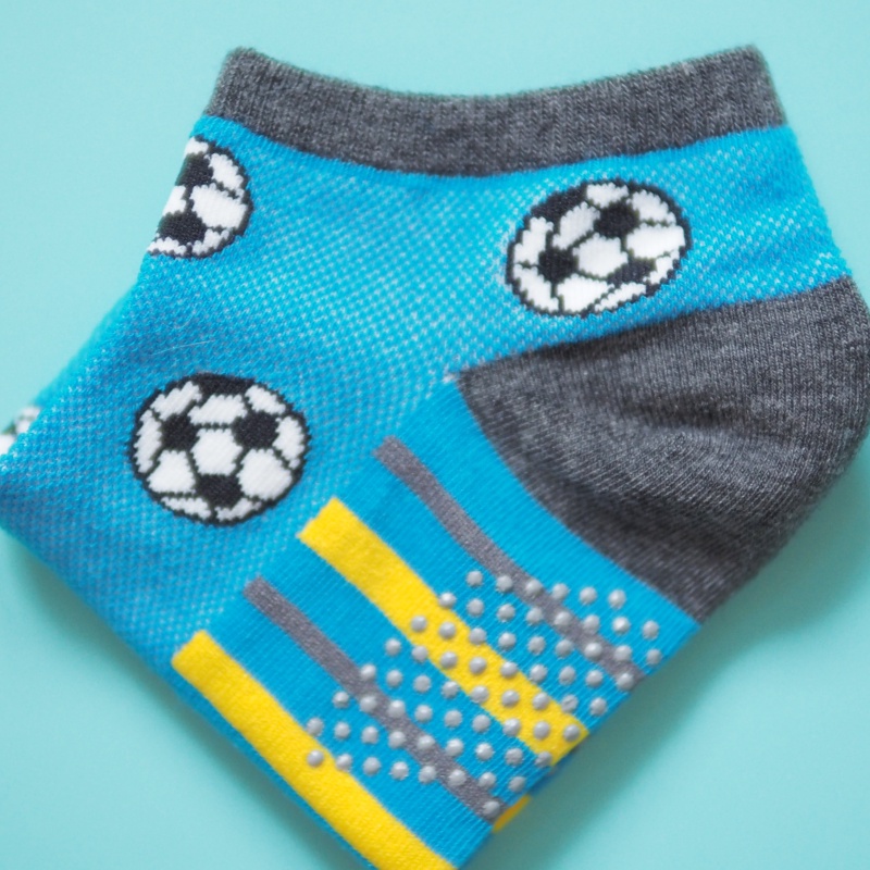 【凱美棉業】MIT台灣製 精梳棉兒童止滑短襪 足球造型款 13-16cm