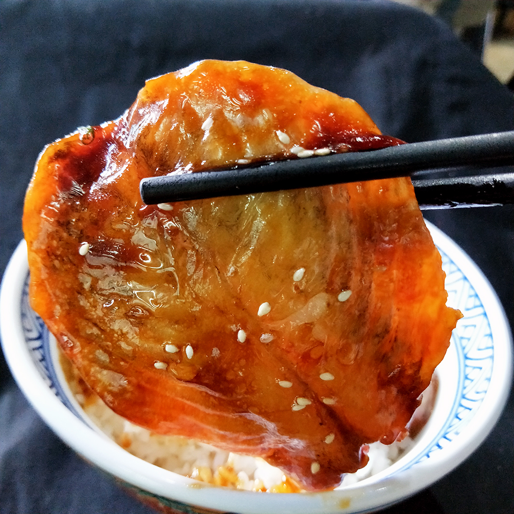 台灣巨磅蒲燒鯛魚腹排 300g (5片/包) 只要拆開微波後即可食用