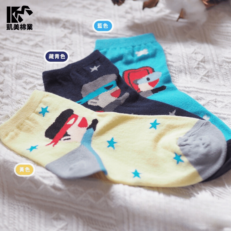 【凱美棉業】MIT台灣製純棉細針造型童襪 超人款 15-18cm (4-8歲)