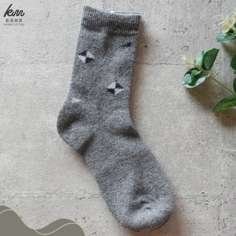 【凱美棉業】男款冬日必備精緻保暖毛襪 防寒襪 長襪 冬天襪 -暖男歐爸款