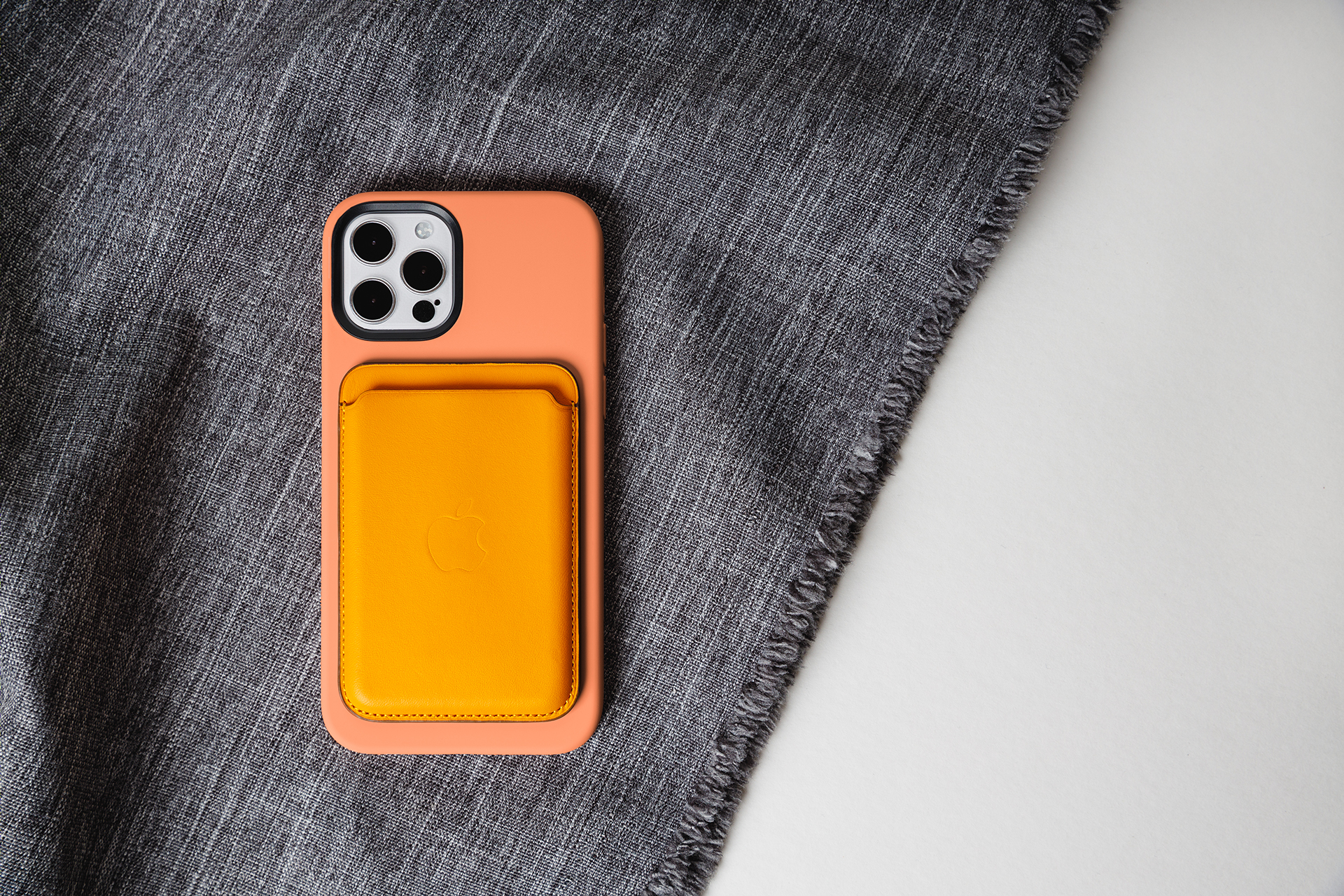 SwitchEasy Magskin iPhone 12/12 Pro 6.1吋