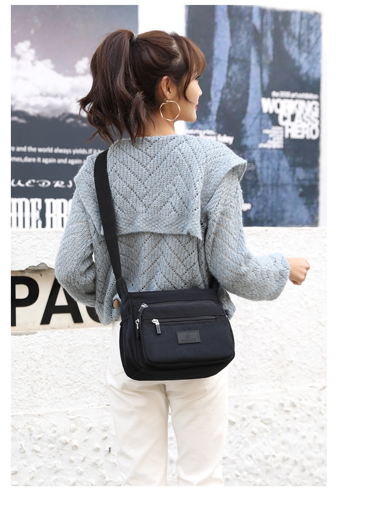 日系大容量輕量防潑水多格層耐磨水餃包 斜背包 肩背包 旅行包 6色可選