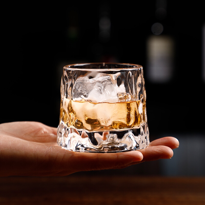 玻璃旋轉杯威士忌酒杯